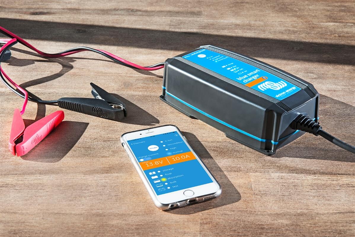 Victron Blue Smart IP65 Batterieladegerät Bluetooth 24/5 +DC Kabel